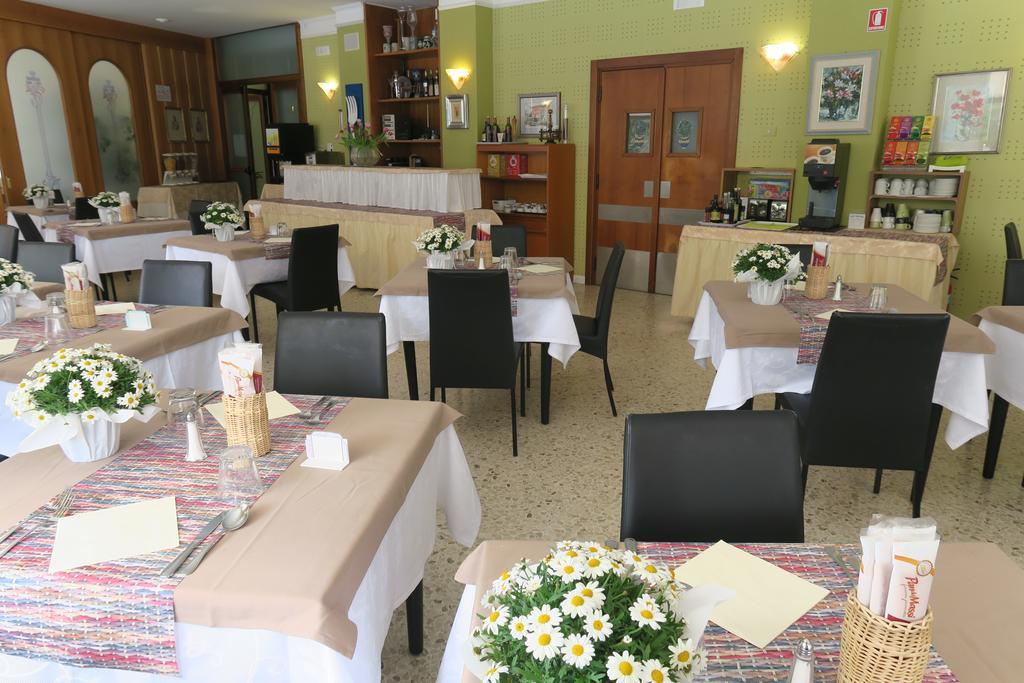 Hotel Angelini Torbole Sul Garda Exterior foto